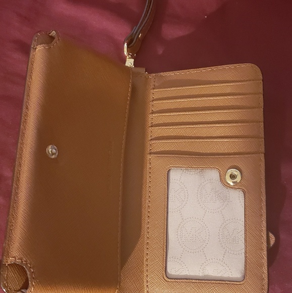 Michael Kors wallet - Picture 2 of 4